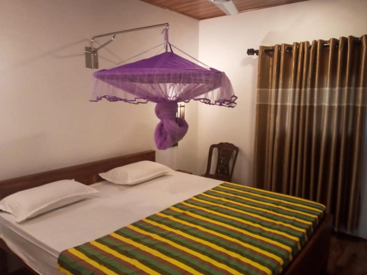 Homestay Menik's Place *